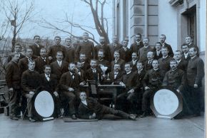 Gruppenbild des Kurses über Weingärung und Hefereinzucht 1904