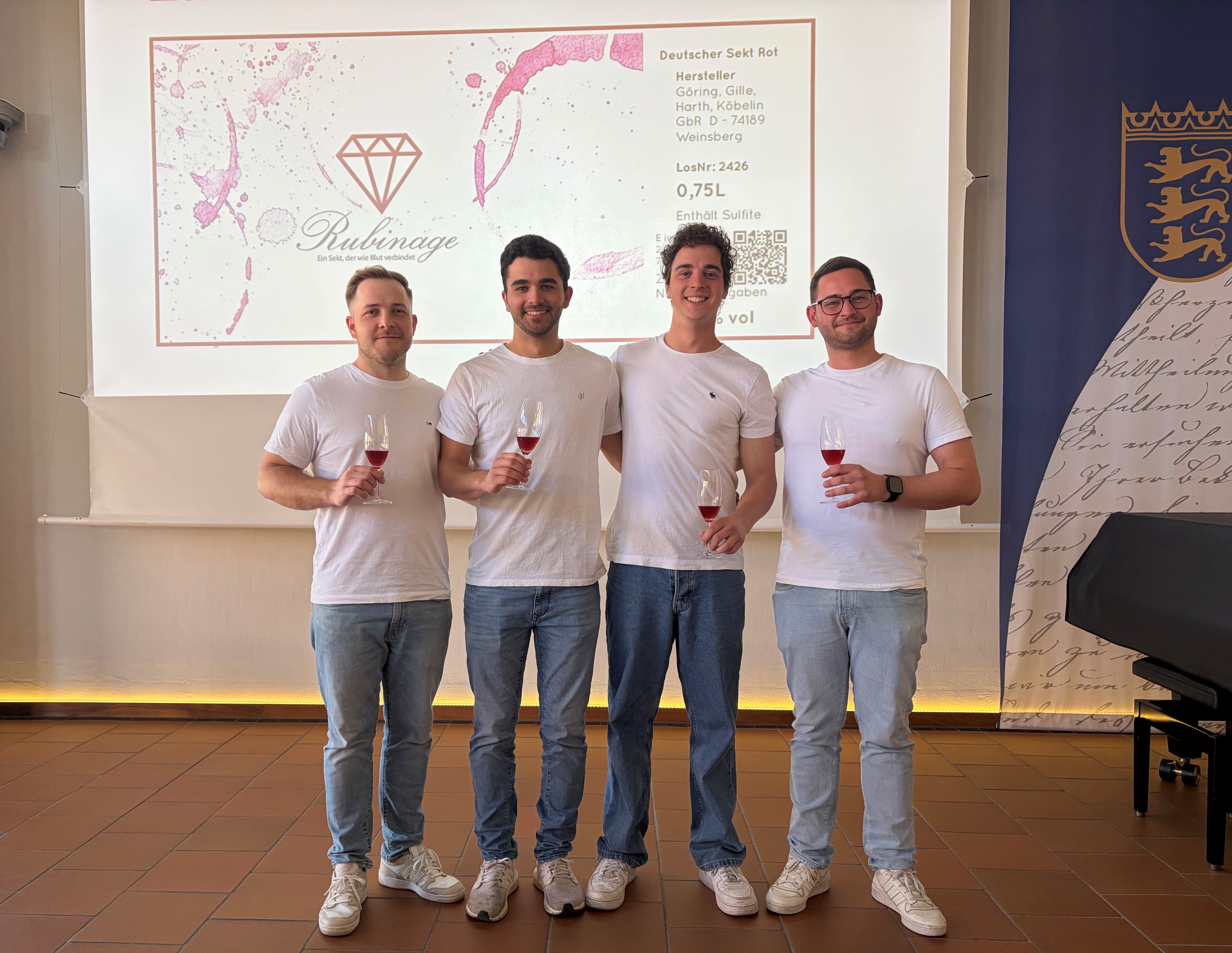 Gruppenfoto der Projektgruppe „Rubinage“ bei der Abschlusspräsentation.